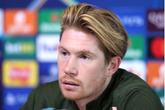 De Bruyne explains why he is delaying contract negotiations with Man City.