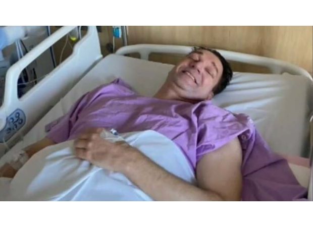 Paddleboarder narrowly escapes danger when accidentally hit by boat propellor.