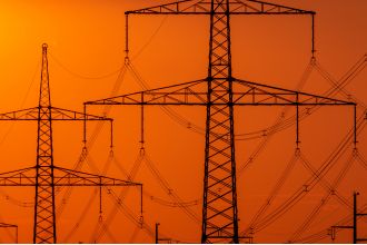 Power outages possible in two states due to high temperatures and non-functioning generators.