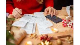 Australians are opting for cards instead of presents this Christmas due to financial concerns.