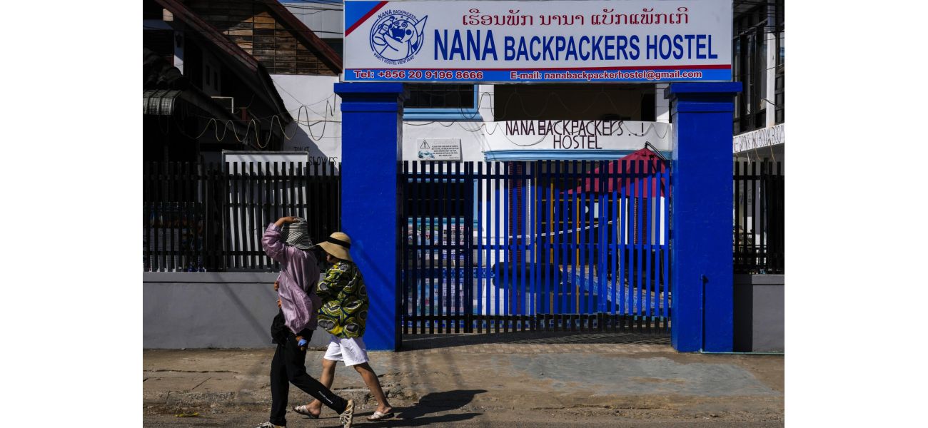 8 hostel employees arrested for poisoning 6 tourists with alcohol.