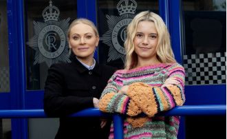 A beloved Coronation Street star stands up for her young co-star against online bullying and receives praise.
