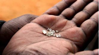 10 people were killed by gunmen in the Central African Republic near a diamond mining town.