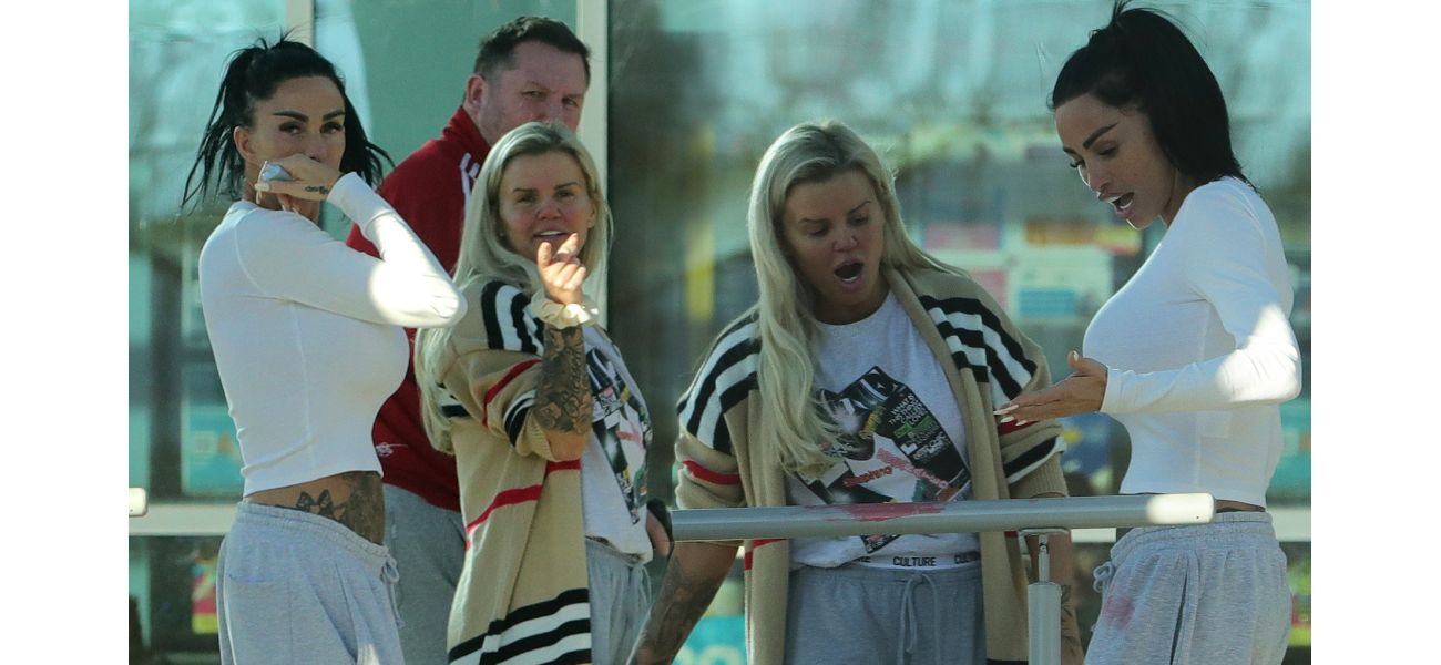 Katie Price and Kerry Katona's panto vape break has us feeling nostalgic for the 2000s.