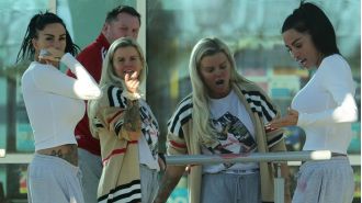 Katie Price and Kerry Katona's panto vape break has us feeling nostalgic for the 2000s.