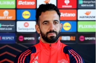 Amorim tells Man Utd players to improve goal-scoring abilities.
