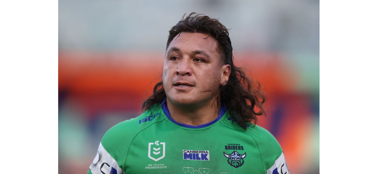 Josh Papalii, a player for the Raiders, denies accusations of verbally abusing police officers at a bar.