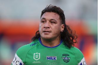 Josh Papalii, a player for the Raiders, denies accusations of verbally abusing police officers at a bar.