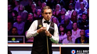 Snooker player Ronnie O'Sullivan has no pity and urges competitors to stop whining about playing conditions.