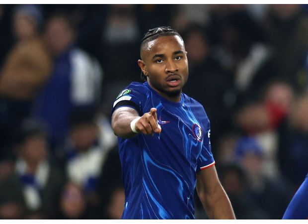 Former Chelsea player Enzo Maresca advises Christopher Nkunku on potential January departure from club.