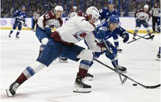 Nichushkin's goal and shootout win help Avalanche defeat Golden Knights.