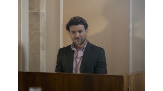 Coronation Street reveals exit plot as iconic character is honored in 20 images.