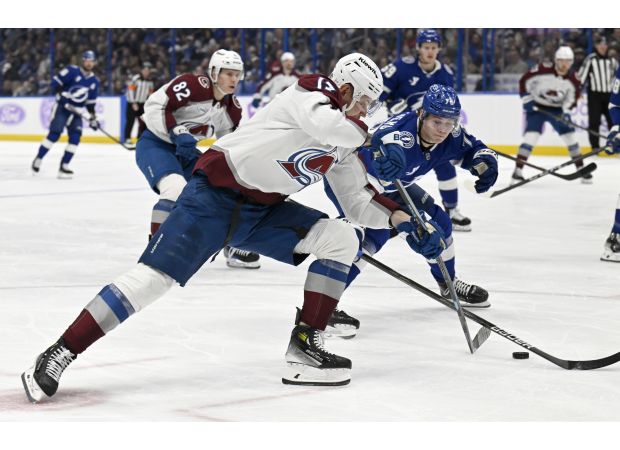 Nichushkin's goal and shootout win help Avalanche defeat Golden Knights.