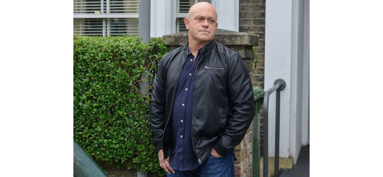 TV star from EastEnders seen at set, hinting at return to show.