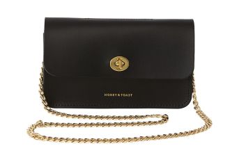 A holiday gift guide with suggestions for gifts for women over £100.