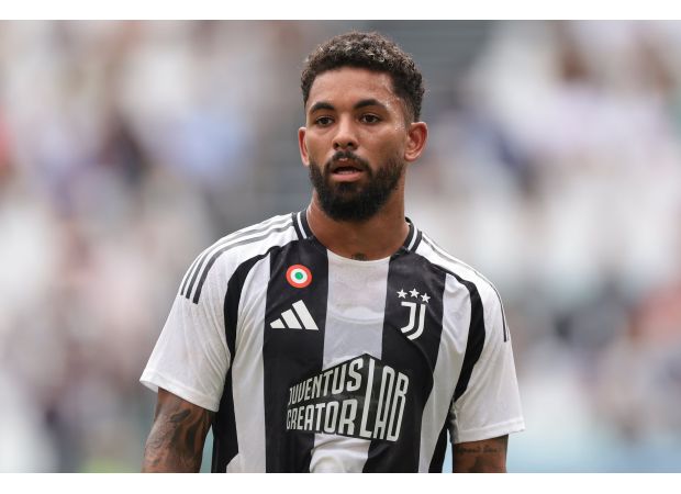 Man Utd has chance to acquire ex-Arsenal target for £42m in January.