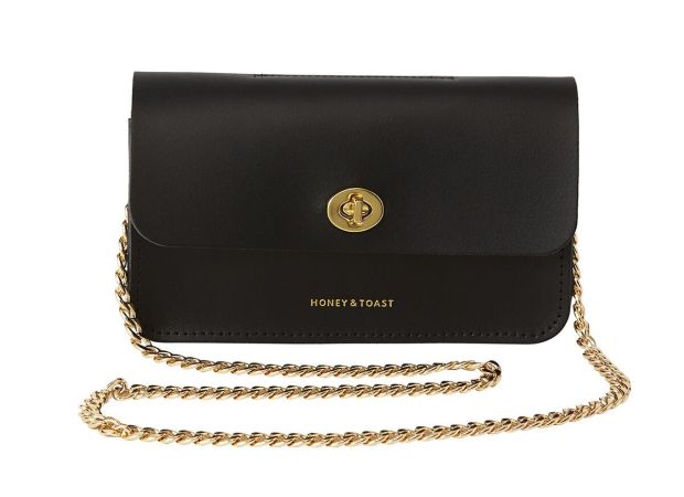 A holiday gift guide with suggestions for gifts for women over £100.