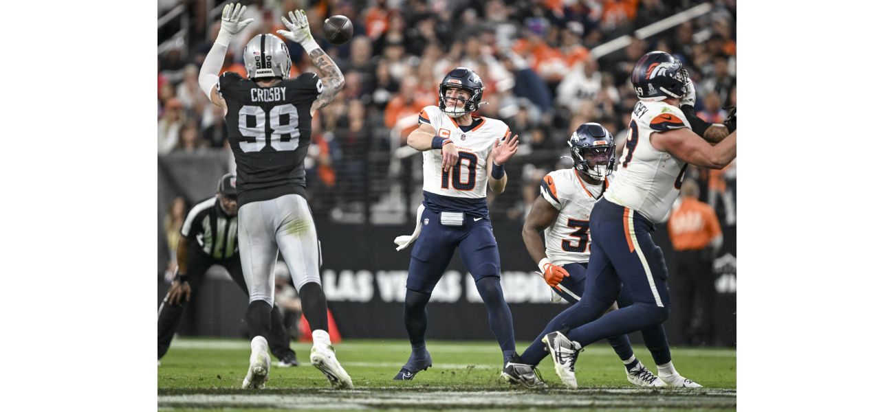 Broncos' QB Nix injured back before MNF game against Browns.