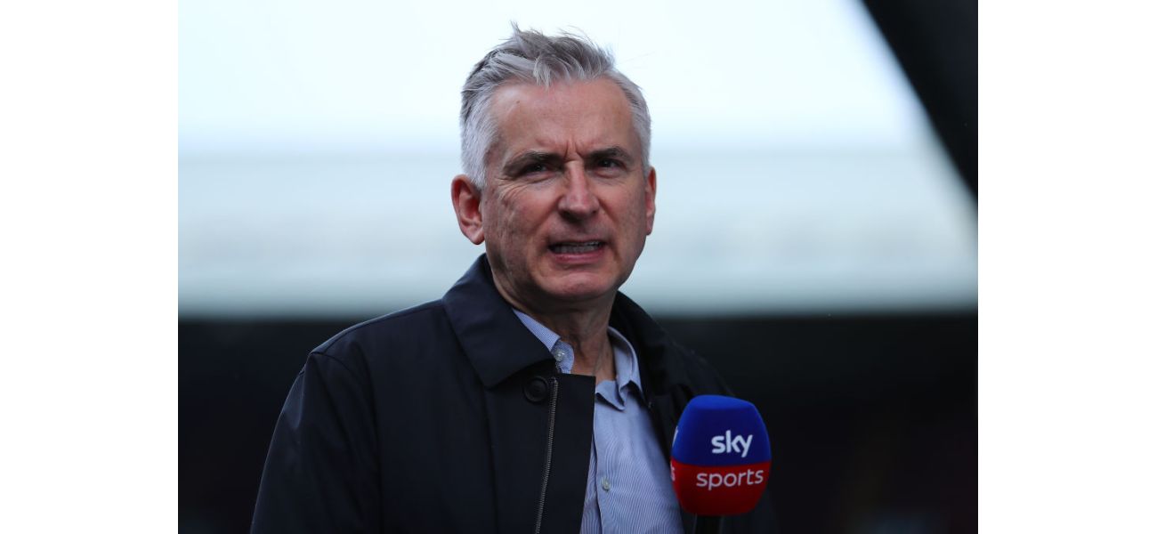 Alan Smith suggests a suitable replacement for an Arsenal player whose contract is ending, valued at £50 million.
