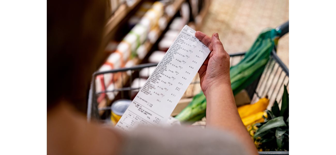 Aldi shoppers reminded to save receipts for chance to win £100.