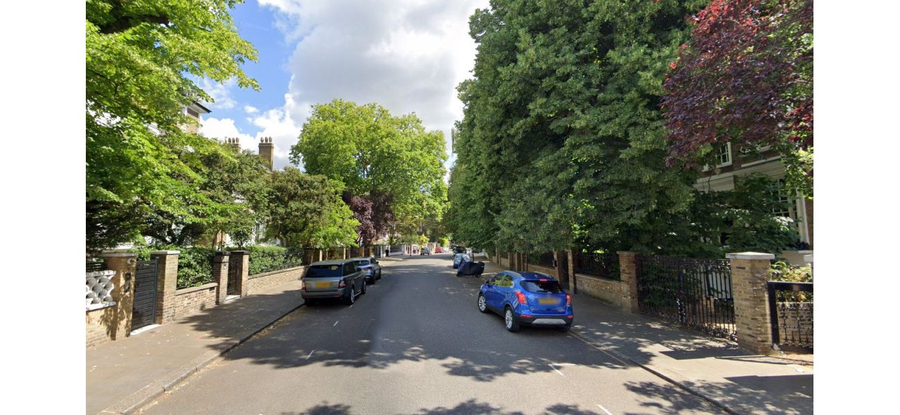 Man spotted carrying gun on posh London street actually had umbrella.