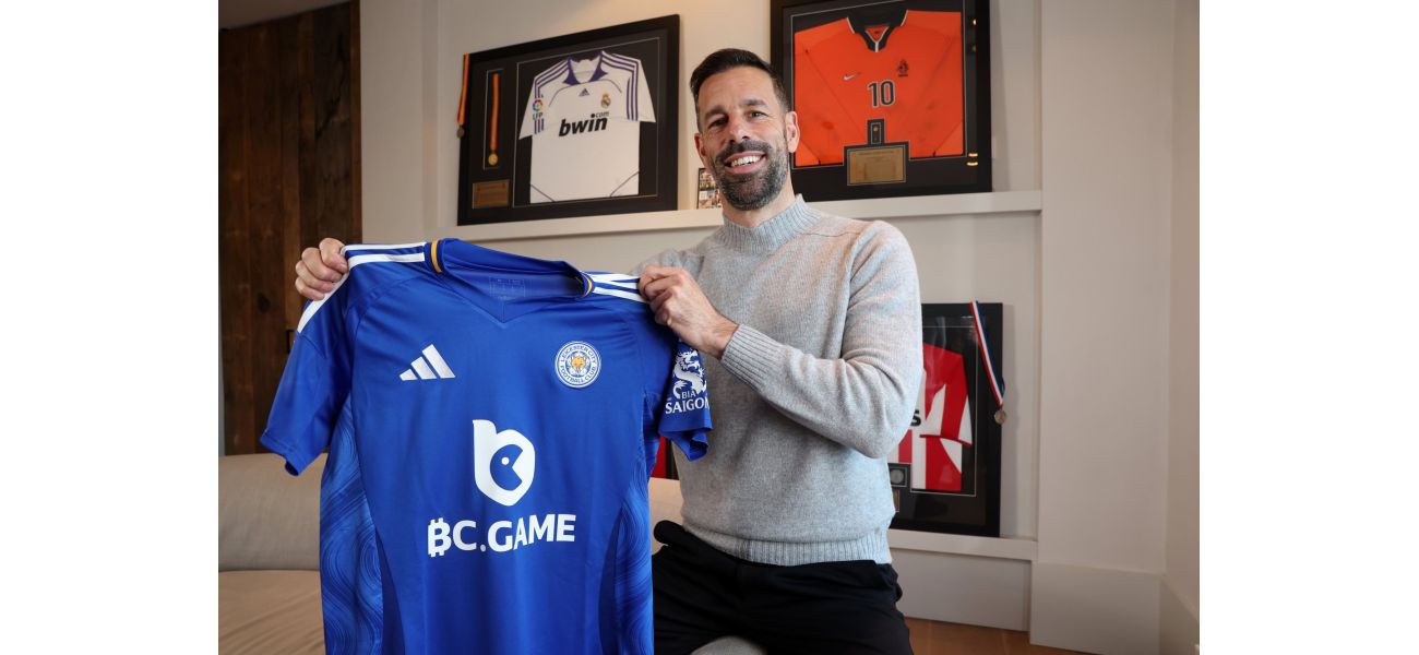 Nistelrooy sends message to Leicester players through Maresca.