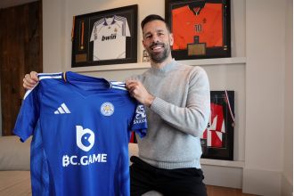 Nistelrooy sends message to Leicester players through Maresca.