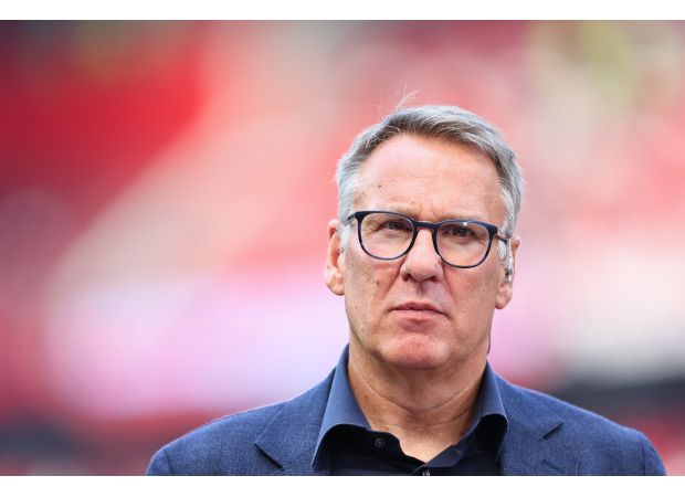 Paul Merson predicts Man Utd will win against Everton in Premier League match.