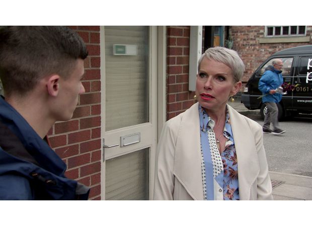 Corrie star involved in terrifying car accident, details verified