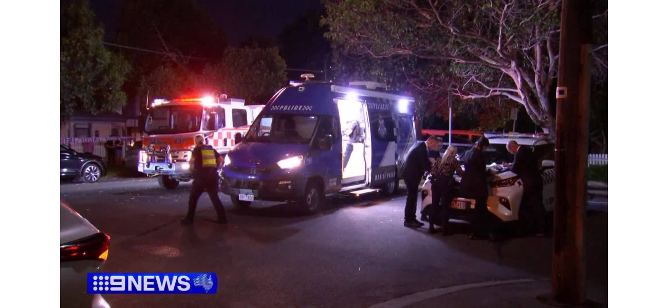 Police investigating death of man in South Melbourne.