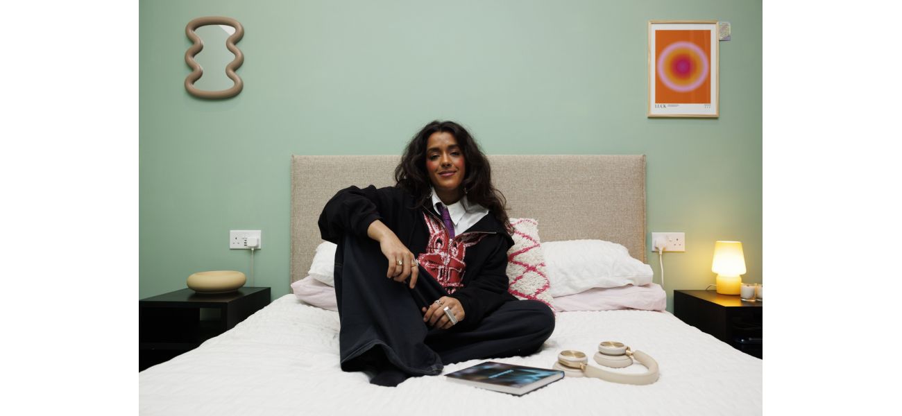 A person shares a two-bedroom flat in Stratford for £1,780 and their rent includes coffee.