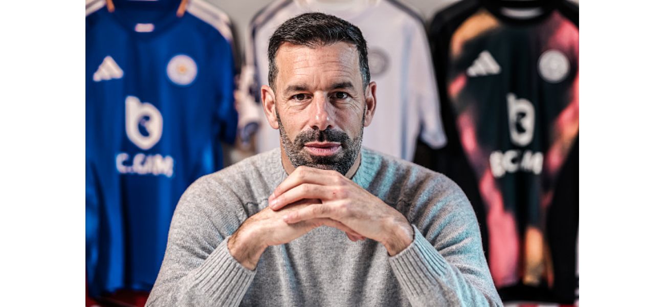 Danny Murphy cautions Ruud van Nistelrooy about potentially taking on the Leicester City manager role.
