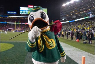 A roundup of Saturday's top college football results: Oregon's potential benefits from a loss, ASU's clinching victory, Arizona's defeat, WSU's decline, and updated bowl predictions.