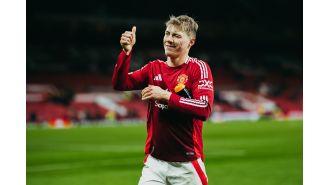 Team news and potential lineups for the upcoming match between Manchester United and Everton, along with any reported injuries.