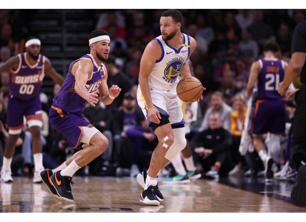 Suns dominate first half, sending Warriors to fourth consecutive loss.