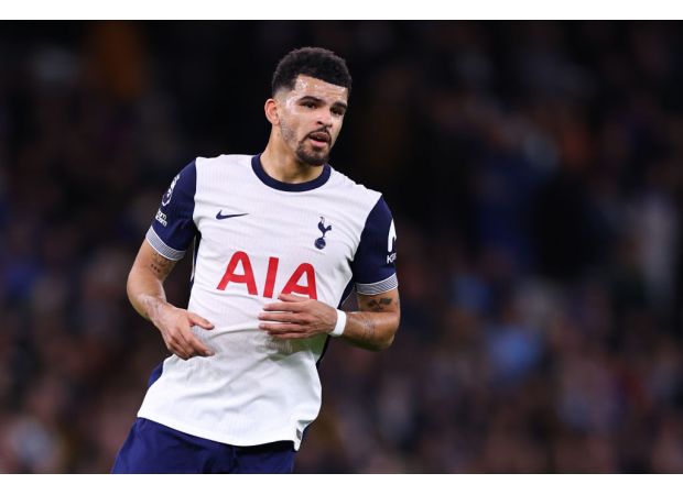 Dominic Solanke will not play against Tottenham on Sunday due to an injury.