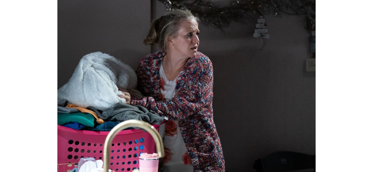 EastEnders' Linda leaves after shocking drunken display