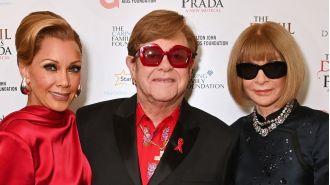 Elton John says he couldn't see during first performance after disclosing his eyesight decline.