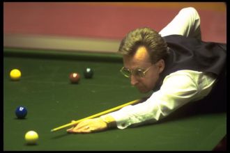 Terry Griffiths, a famous snooker player, has passed away at 77 after struggling with dementia.