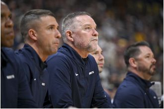 New Nuggets coach Michael Malone was determined to surpass Doug Moe's record during his debut season.