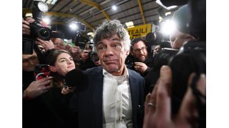 Irish gang leader flees after losing bid for parliament seat.