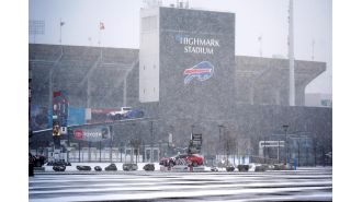 Dedicated 49ers supporters braving harsh weather for game against Bills in Buffalo.