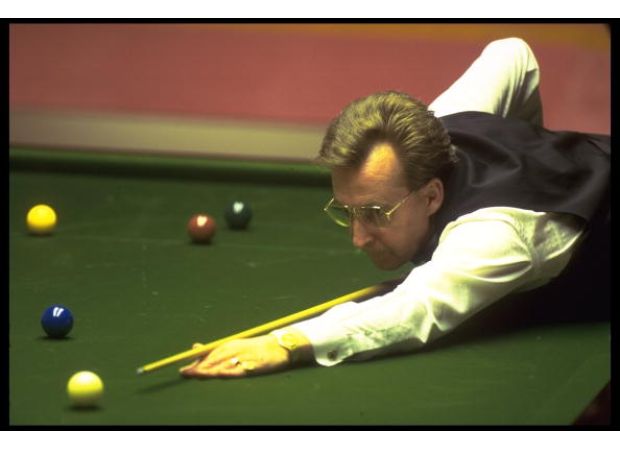 Terry Griffiths, a famous snooker player, has passed away at 77 after struggling with dementia.
