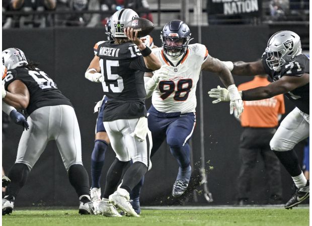 Broncos player J. Franklin-Myers is using special cleats to honor his grandfather and raise awareness for sarcoma.