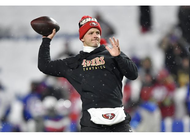 Stay updated on the San Francisco 49ers' game against the Buffalo Bills in snowy conditions.