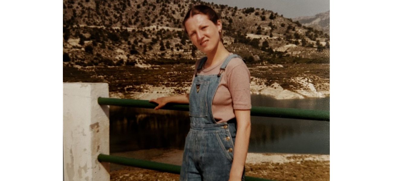 As a baby, I lost my mother to murder and I seek closure.