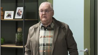 Ian Smith, who played iconic character Harold Bishop on the TV show Neighbours, has been diagnosed with terminal cancer at the age of 86.