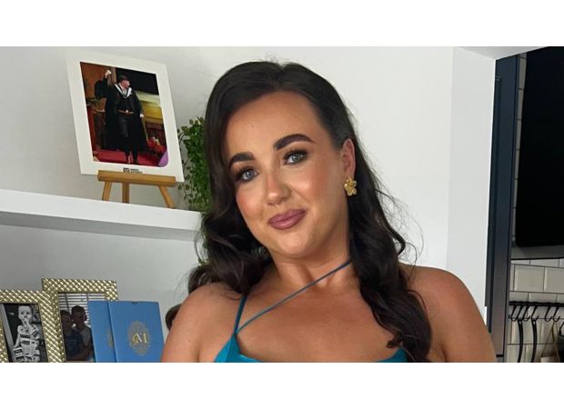 20-year-old beauty assistant dies during night out.