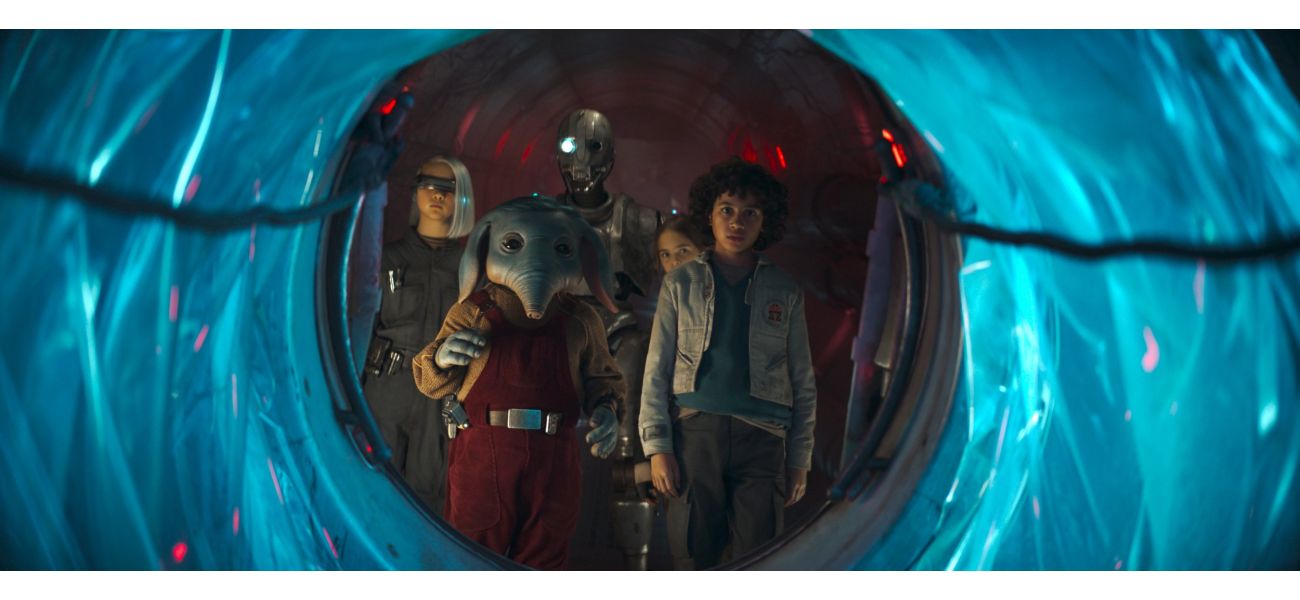 New TV series praised as a thrilling homage to beloved 80s film.