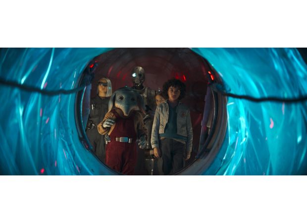 New TV series praised as a thrilling homage to beloved 80s film.